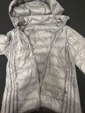 Lightweight Silver Quilted Hooded Puffer Jacket